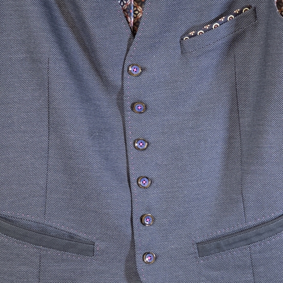 Ted Baker Stylish Vest - Picture 3 of 8